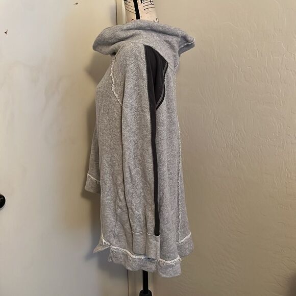 Free People Gray & Black Pullover Sweater - Picture 2 of 9